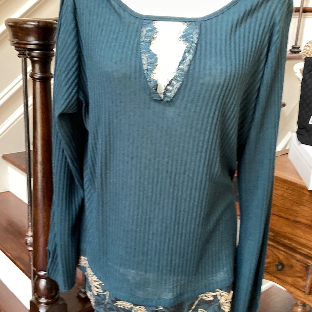 Democracy 2X womens top NWOT